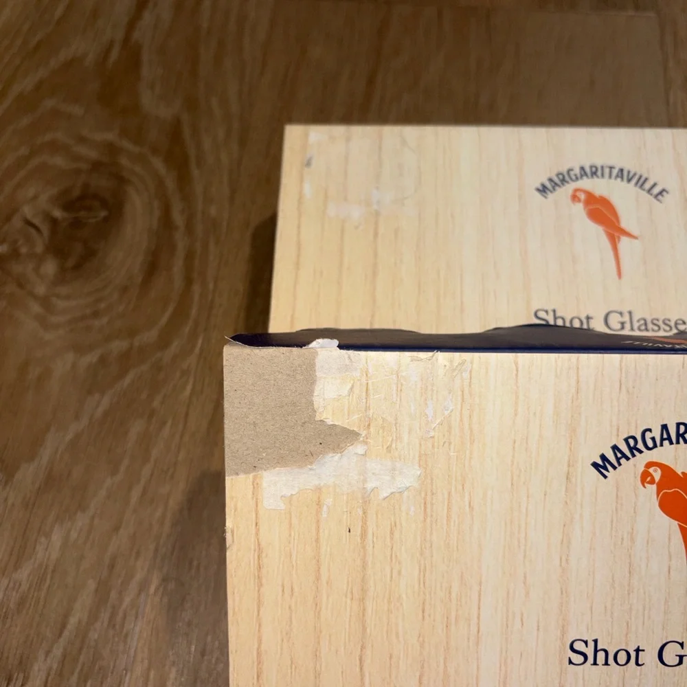 New Set of 4 Margaritaville Shot Glasses Living For The Weekend